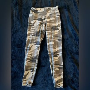 Express Sz S Camo Leggings